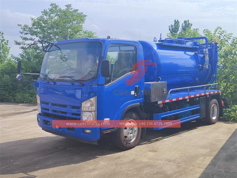 ISUZU NPR 6000L vacuum tank truck