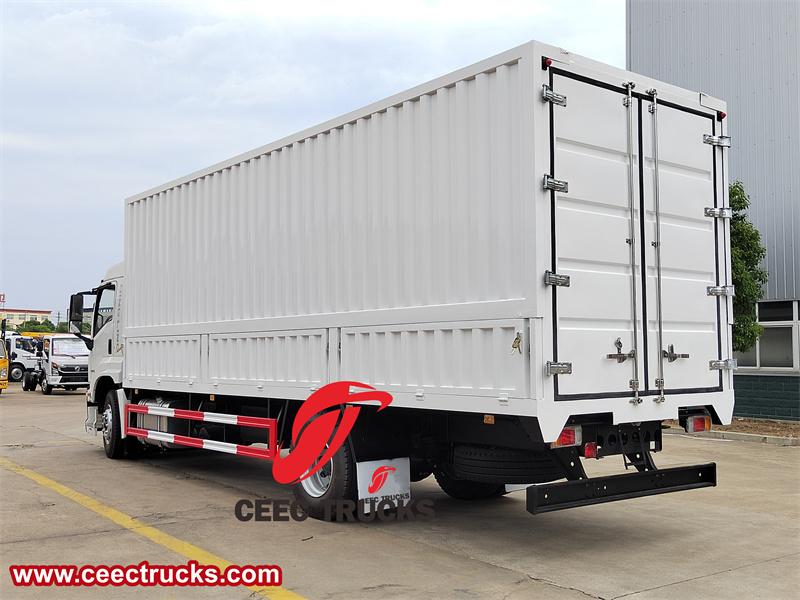 Isuzu 4x2 205HP GIGA 6-wheeler wing van truck