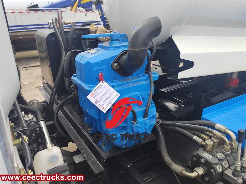 Dongfeng vacuum tank truck