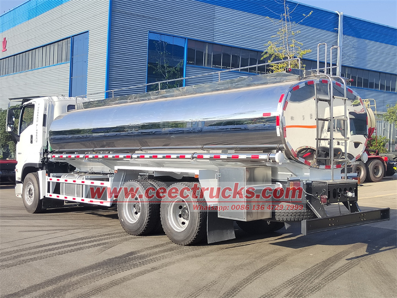 Isuzu GIGA 20000L potable water truck