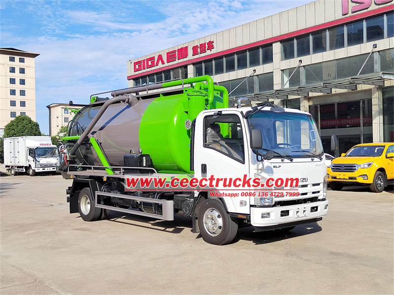 ISUZU NPR 10000L sewage tank truck