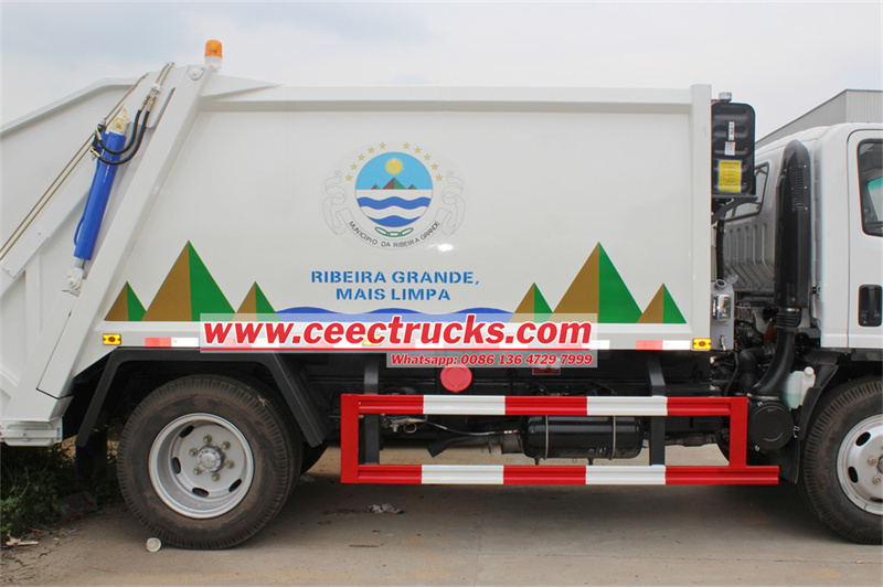 ISUZU NPR Garbage compactor truck