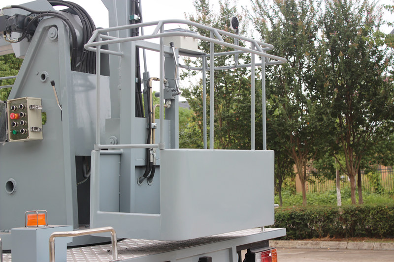 Isuzu aerial platform truck