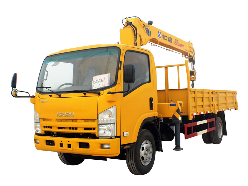 ISUZU NPR cargo truck with telescopic crane 