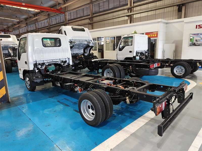 ISUZU mini EV lorry cargo truck