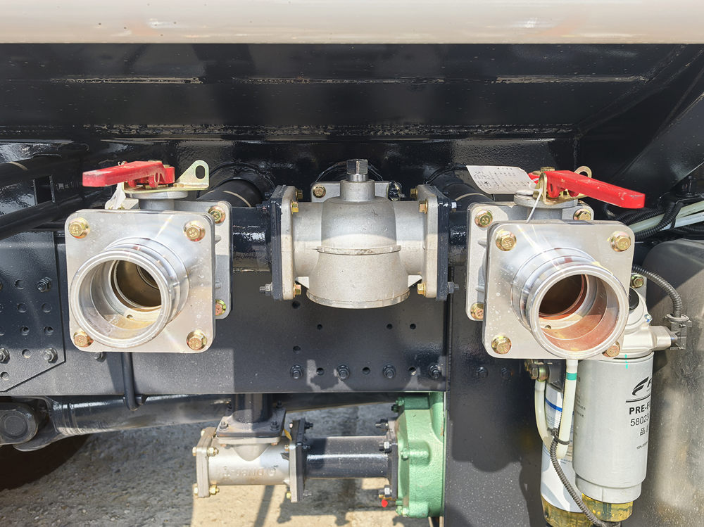 IVECO 6x4 water tanker truck