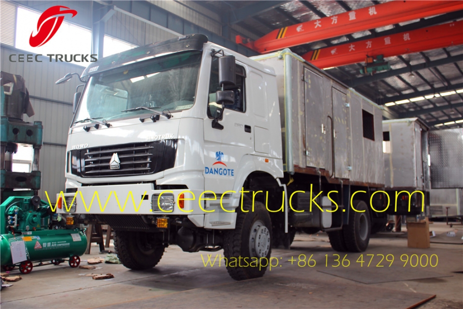 Durable HOWO all wheel drive mobile workshop truck manufacturer CEEC TRUCKS