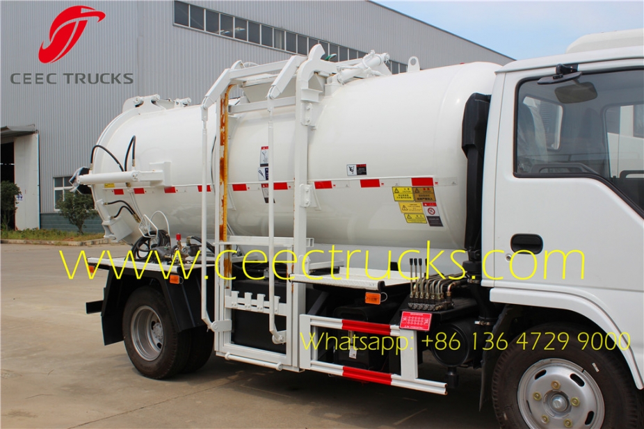 4*2 ISUZU kitchen garbage container truck 4-5 CBM sale