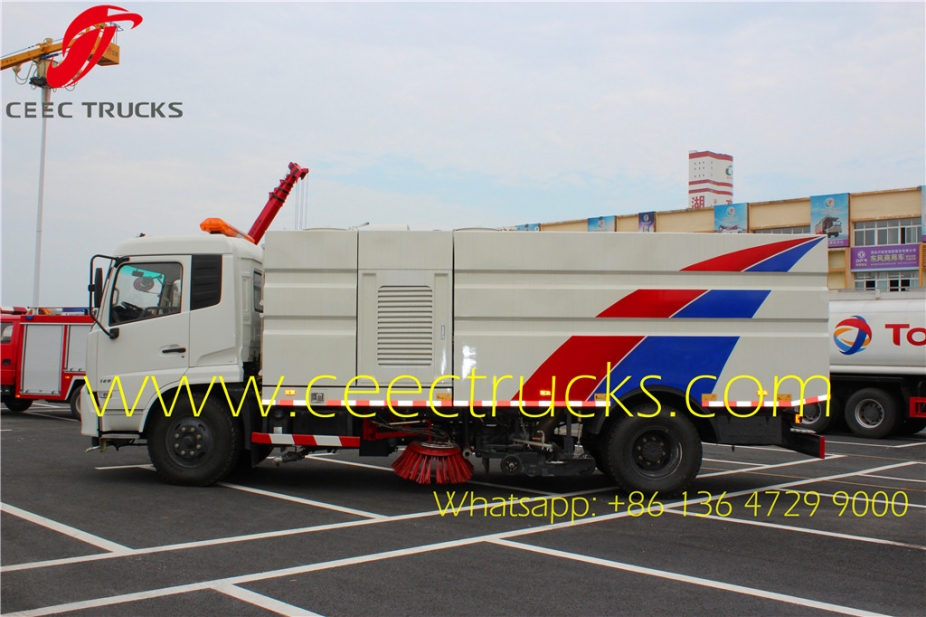  Dongfeng 4*2 dry-type road sweeper/dust cleaner road sweeper  manufacturer