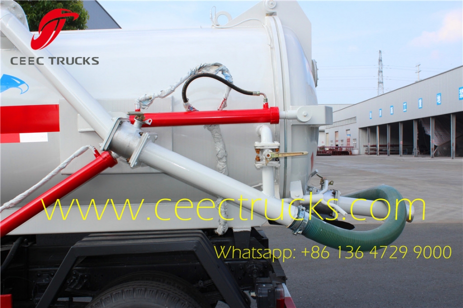 Manufacturer supply dongfeng 4CBM cesspit emptier truck lowest price