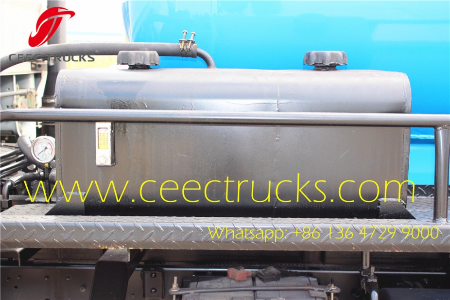 dongfeng sewer cleaning truck 3CBM cesspit emptier manufacture sale