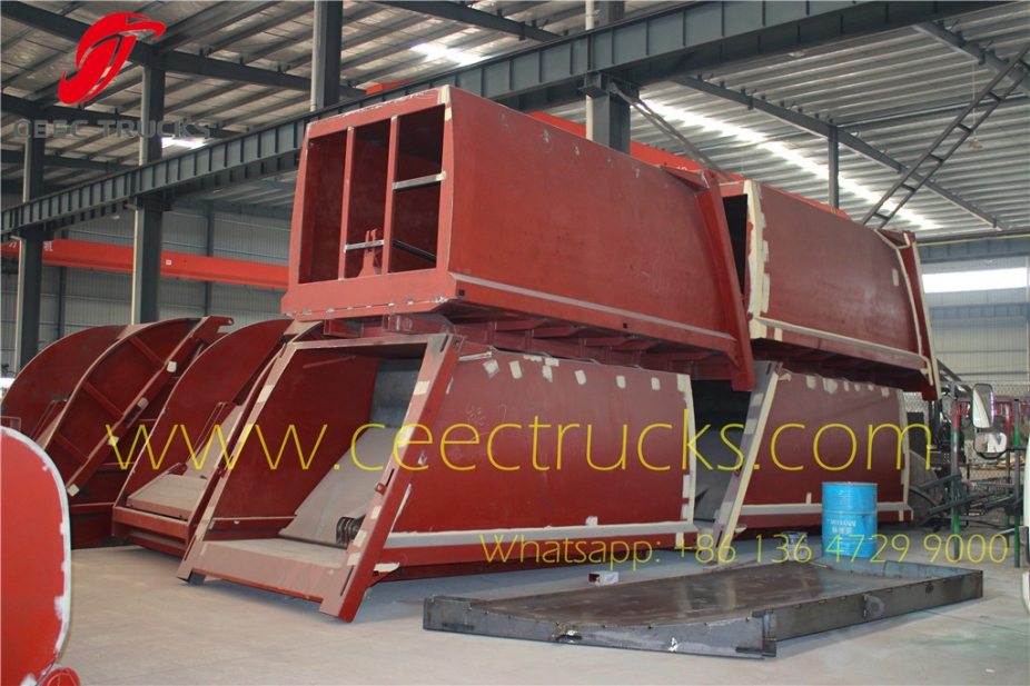 Garbage compactor truck body side plate assembly