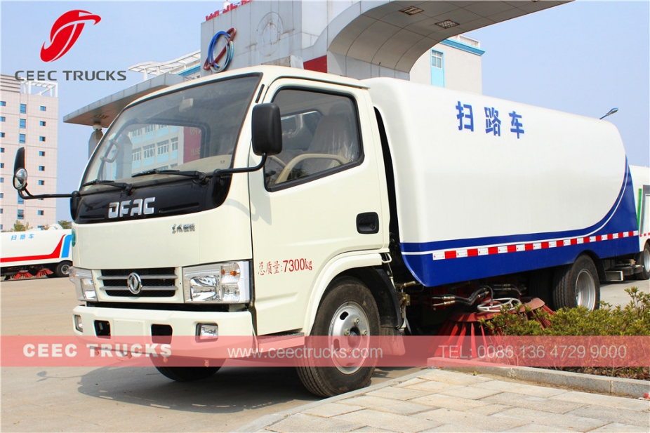 Camión barredor de carreteras Dongfeng 5CBM