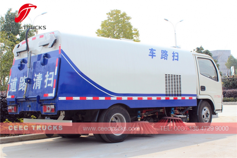 Camión barredor de carreteras Dongfeng 5CBM