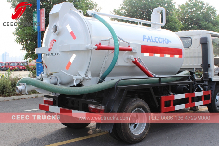 Low price Dongfeng 4,000L vacuum sewage suction truck