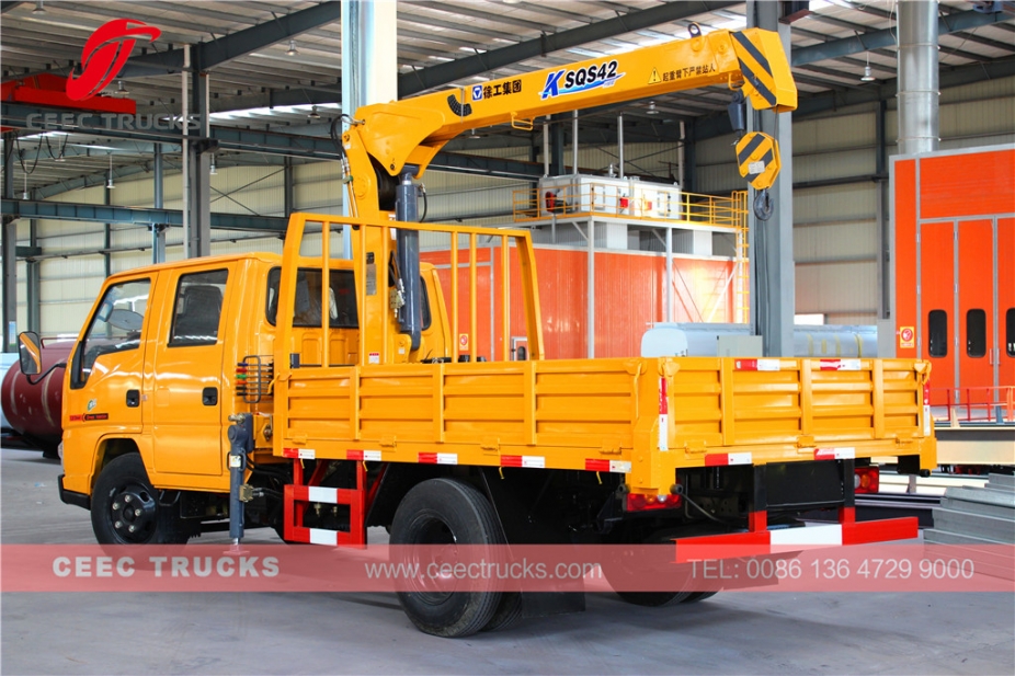 CEEC export 2T boom crane trucks