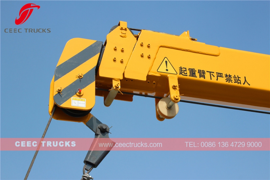 DONGFENG 2T boom crane trucks export Myanmar