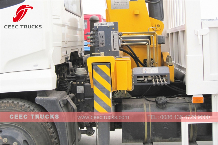 DONGFENG 8T boom crane trucks for sale