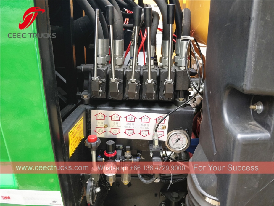 Camión compactador HOWO 8cbm RHD