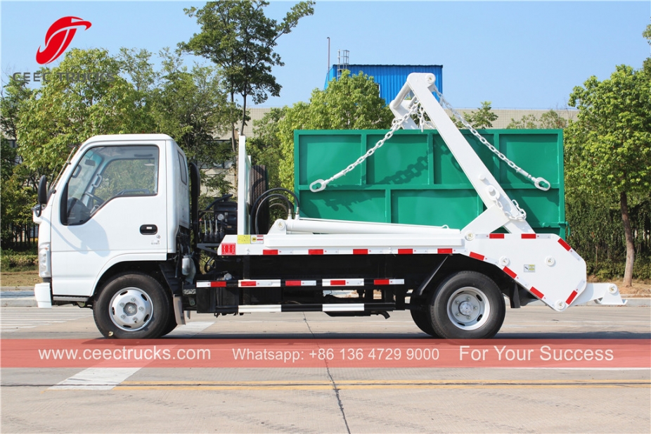 Camión de basura con brazo oscilante ISUZU 4CBM