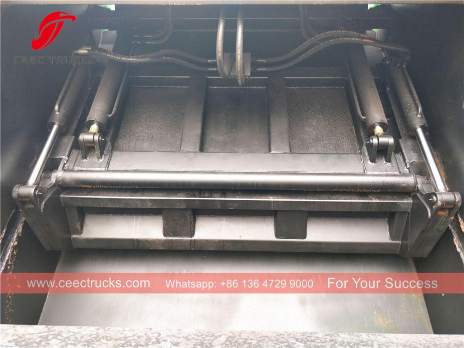 Camión compactador HOWO 8cbm RHD