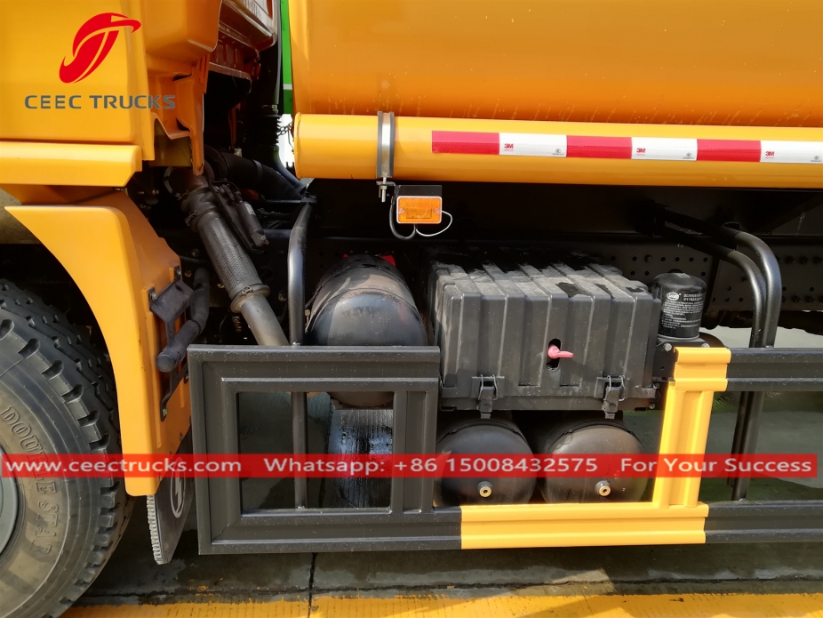 Camión cisterna SHACMAN 11 CBM