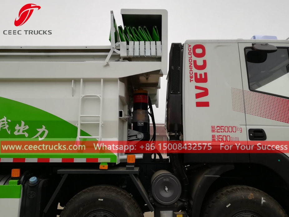 Camión volquete 8x4 IVECO