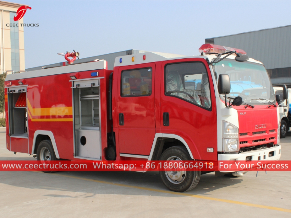 Camión de bomberos con tanque de agua ISUZU 700P