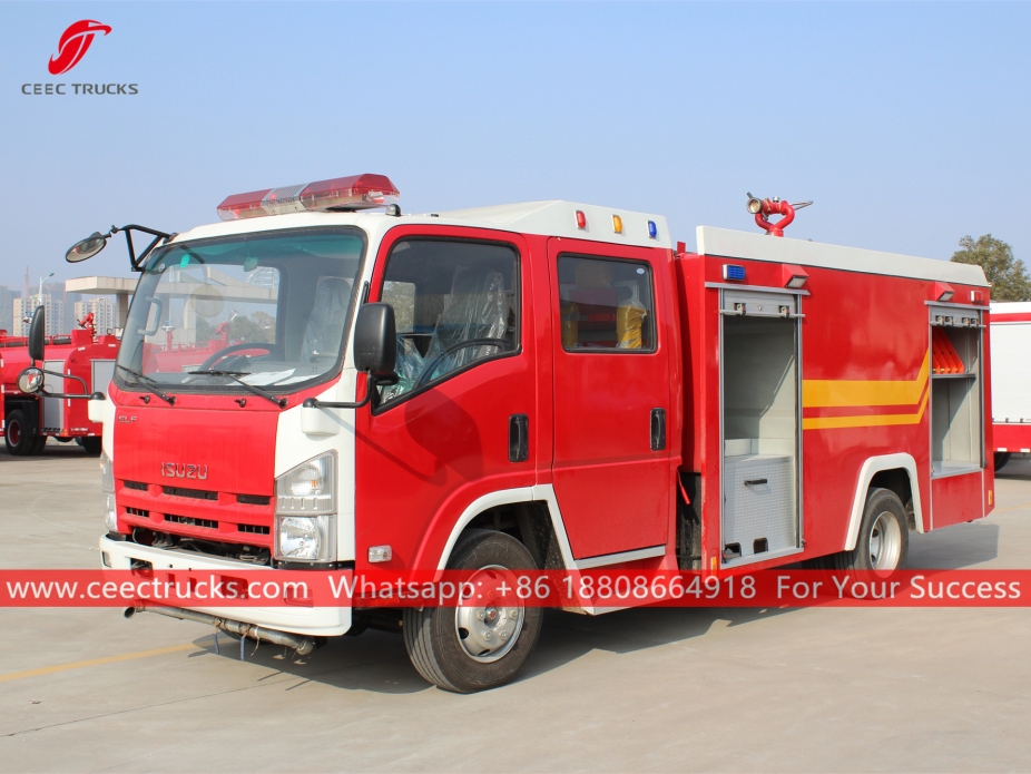 Camión de bomberos con tanque de agua ISUZU 700P