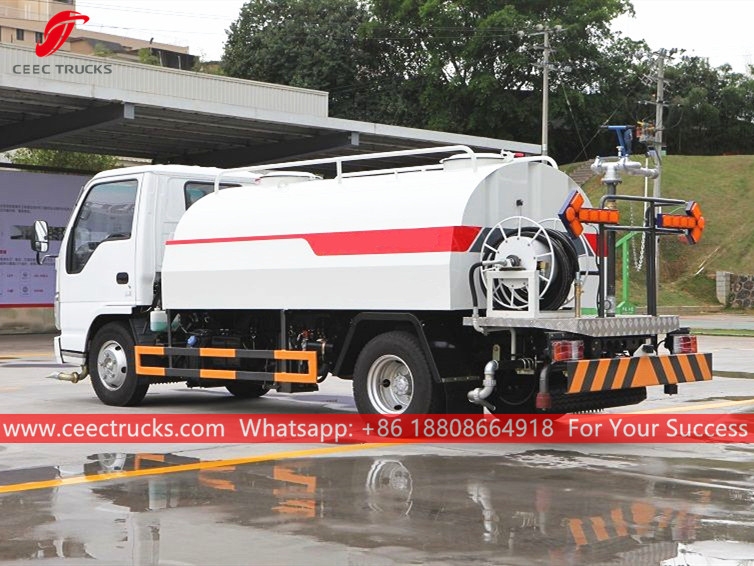 ISUZU 4CBM Depósito de agua con manguera de alta presión