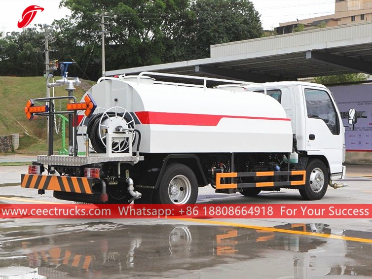 ISUZU 4CBM Depósito de agua con manguera de alta presión