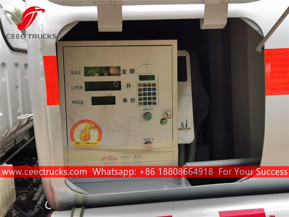 Camión cisterna de combustible FOTON 8CBM