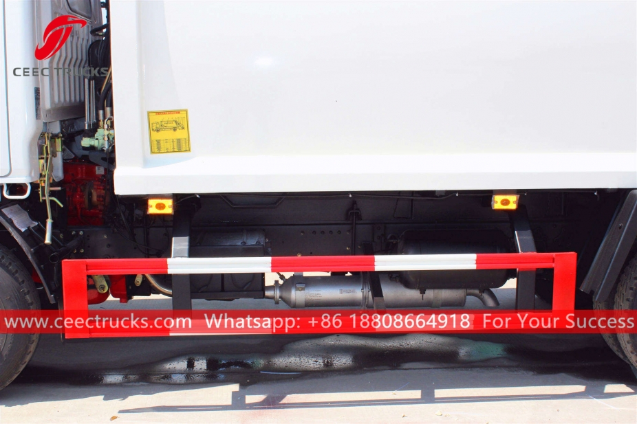 ISUZU 6CBM Refuse compressor truck