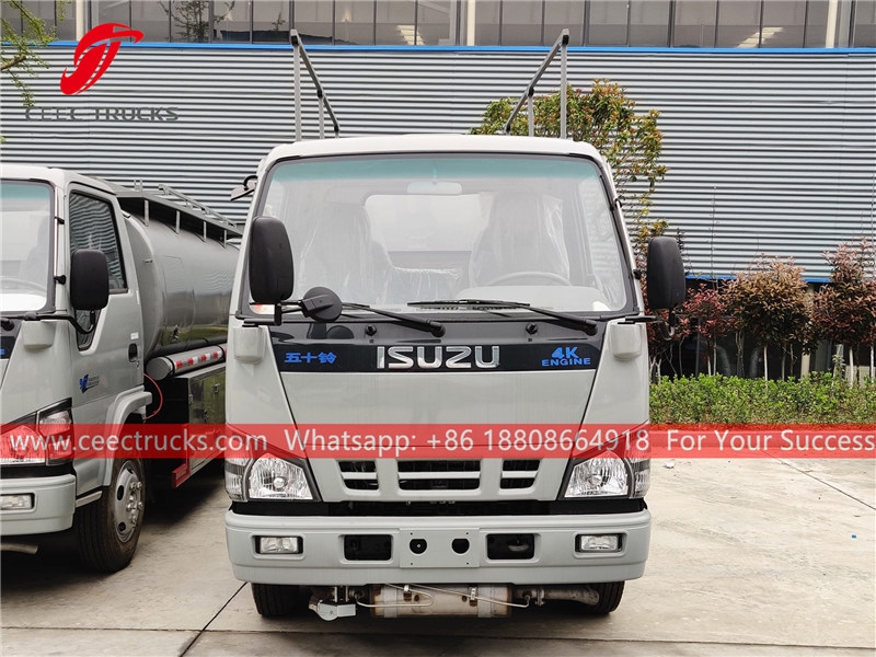 ISUZU refueling truck