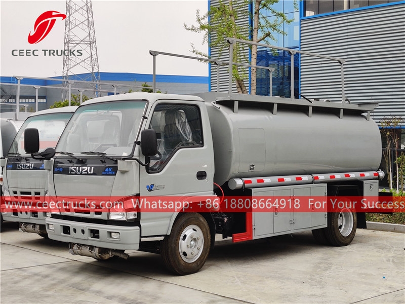 ISUZU refueling truck