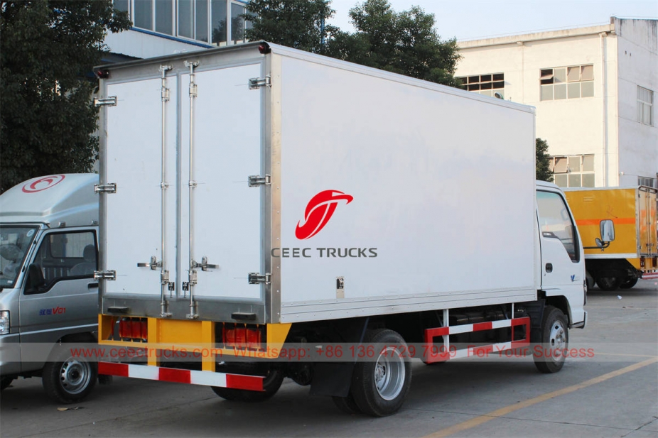 ISUZU NKR chiller lorry