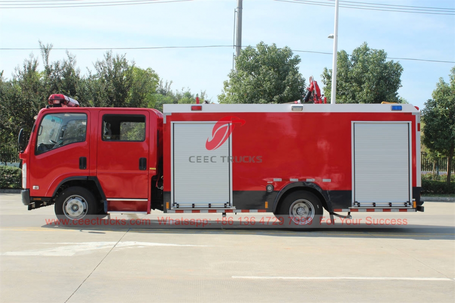 ISUZU foam fire engine