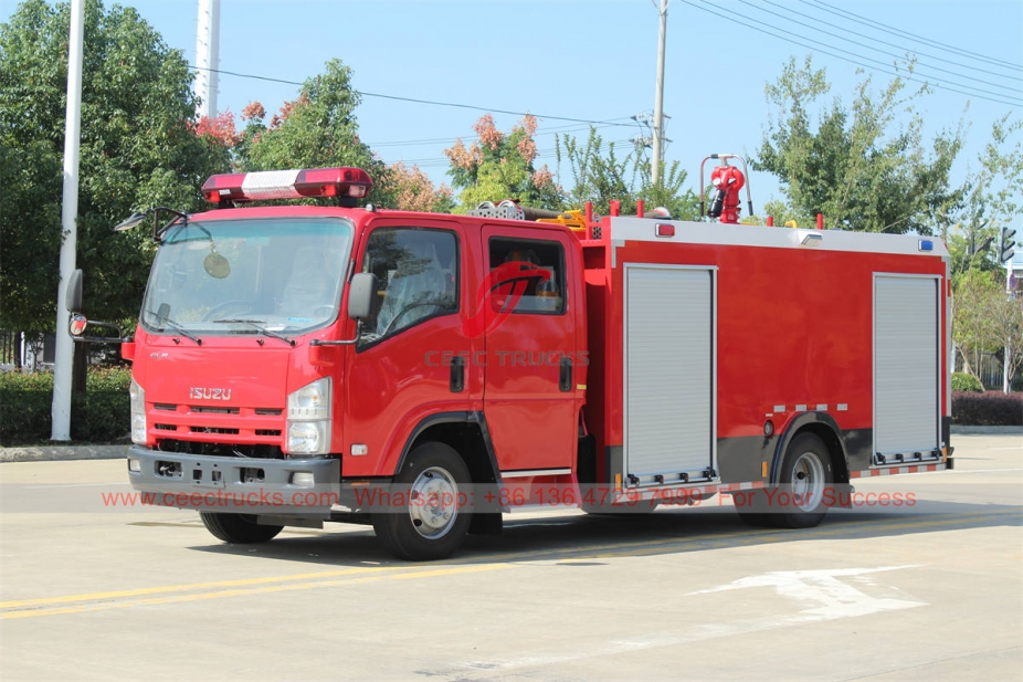 ISUZU foam fire engine