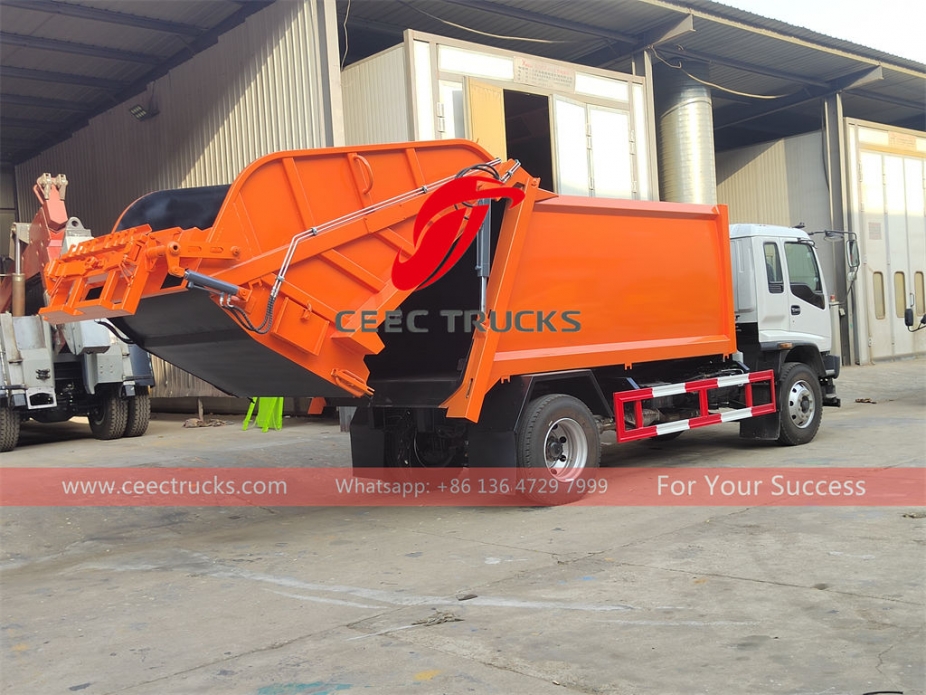 Dubai customer buy ISUZU 10 cubic meter refuse compactor trucks