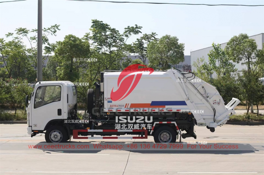 ISUZU ELF 700P hook loader mounted garbage compactor