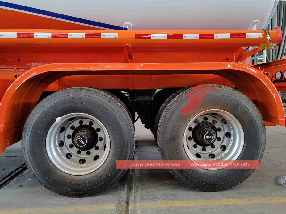 2 axles fuel transporting semitrailer with 40000 to 50000 liters capacity