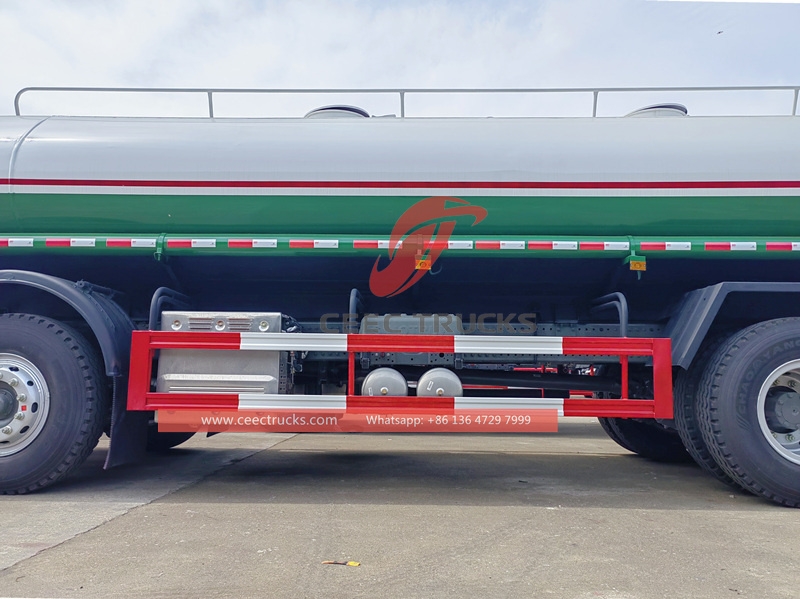 Camiones cisterna de suministro de agua Howo 8x4 de 25.000 litros