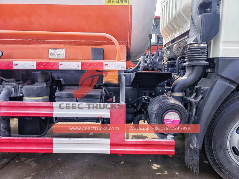 HOWO 4×2 right hand drive sewage suction truck