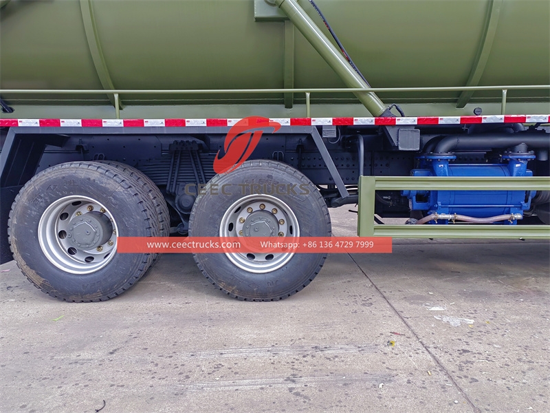 SINOTRUK 25m3 Vacuum Sewage Suction trucks with best price