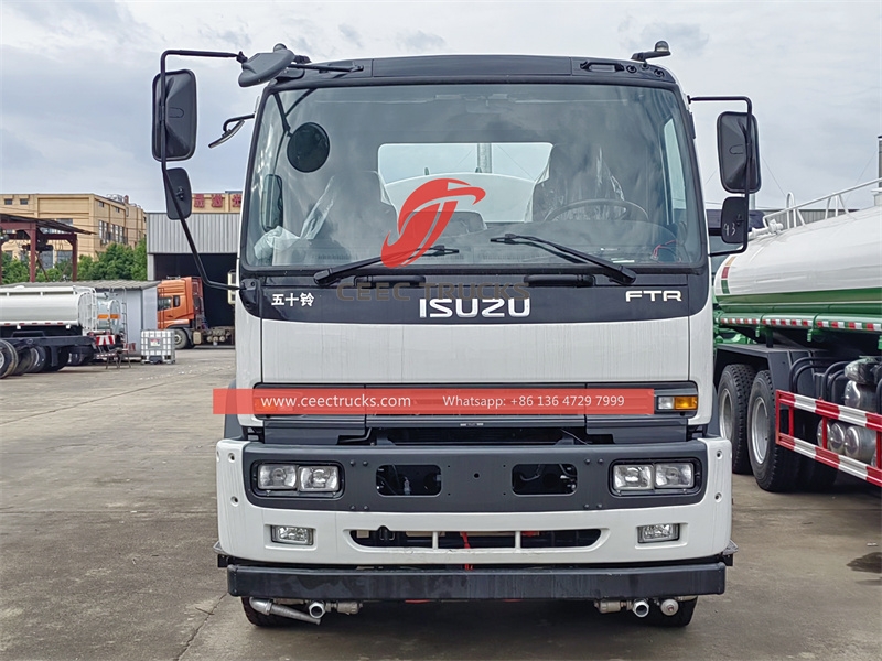 Camión cisterna de agua ISUZU FTR 12,000L a Vietnam