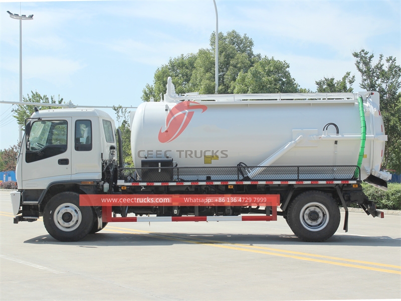 ISUZU FTR 6 wheeler vacuum suction truck made in China