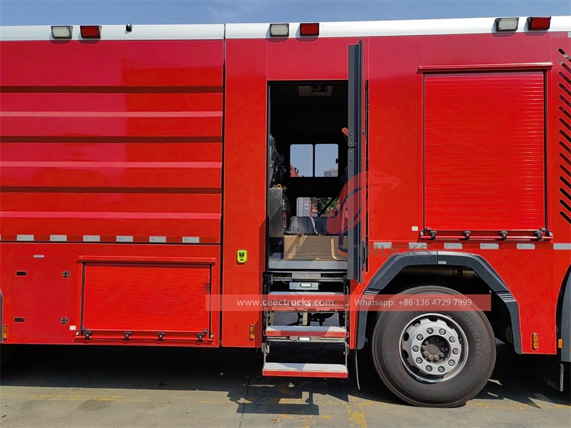 BENZ 8x4 580HP firefighting truck on sale