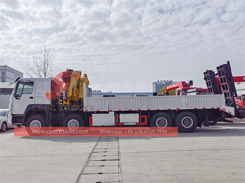 Howo 12 wheeler knuckle crane truck with self-loader