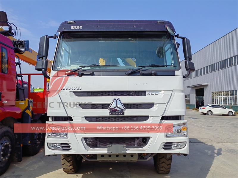 Howo 12 wheeler knuckle crane truck with self-loader