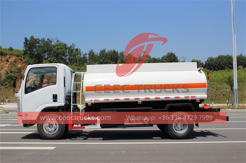 ISUZU NPR oil tanker truck made in China